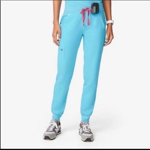 Figs Zamora neon blue